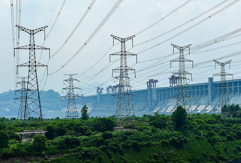 雅砻江流域水风光一体化基地发电量突破万亿千瓦时