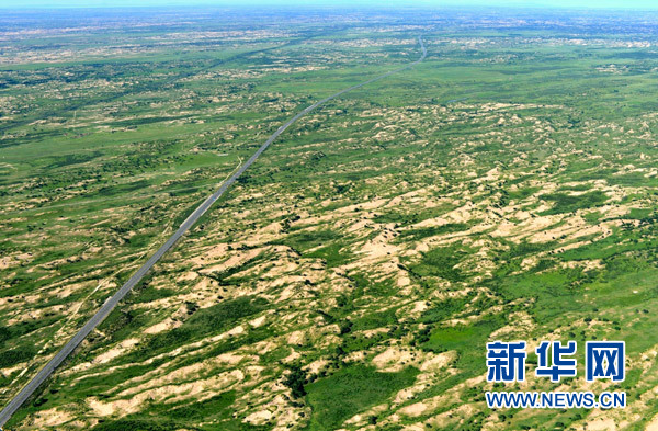 三北荒漠变为绿色电厂