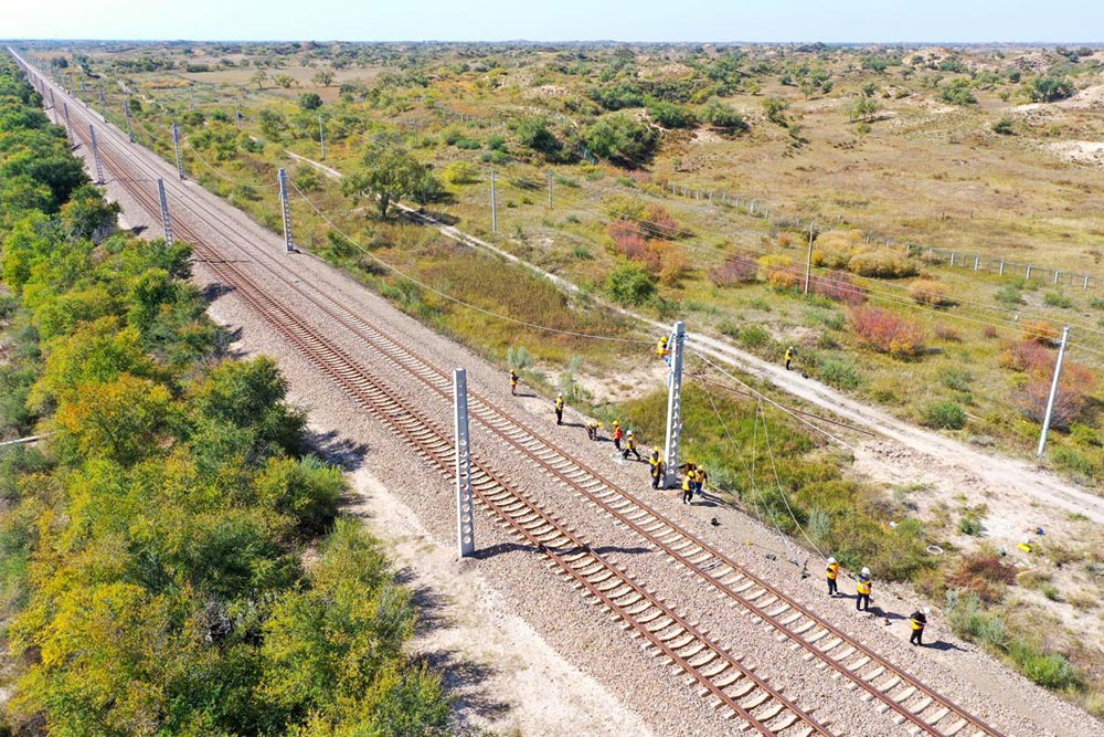 我国首个重载铁路既有线小半径曲线改造工程开工建设