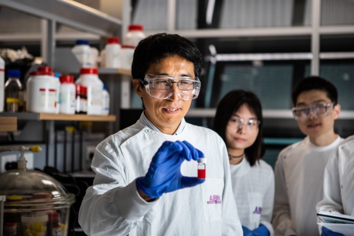 我科学家制备出高性能柔性叠层太阳电池