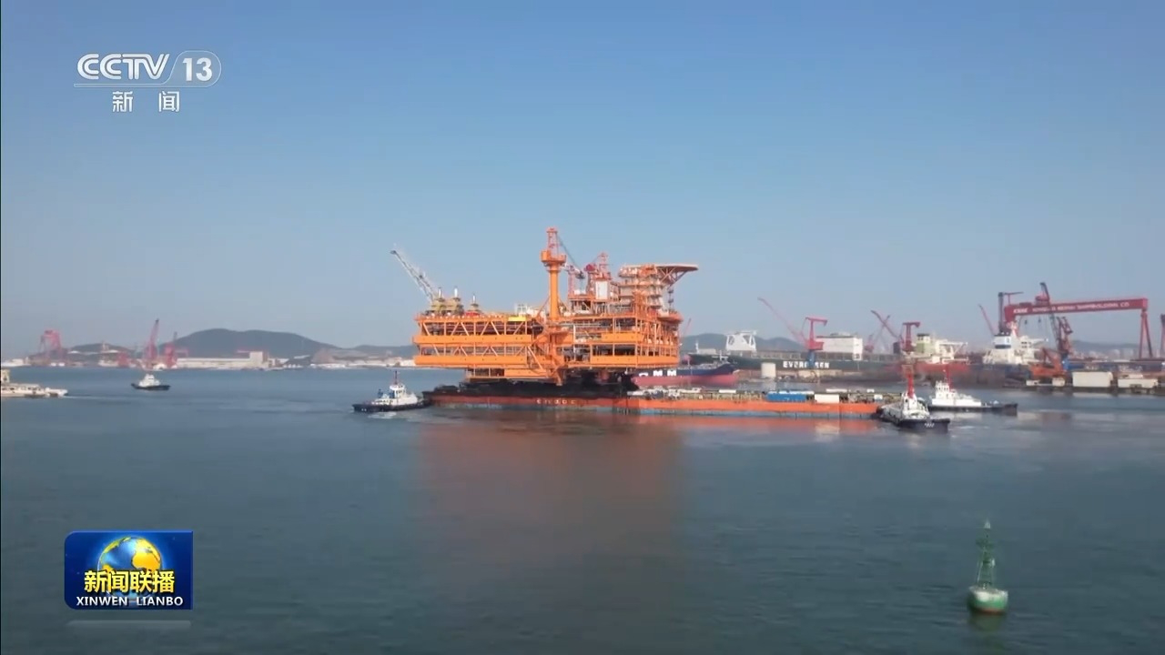 渤海最大油气平台完成浮托安装