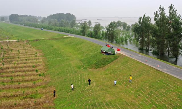 国能承德热电青年突击队：在洪流中筑起“青春堤坝”
